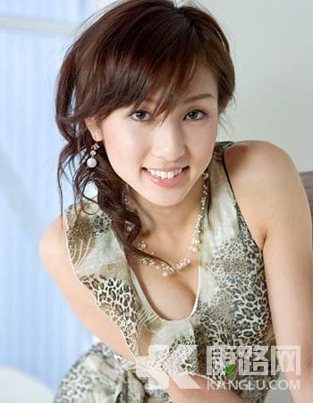 ���۵�ˇ�g���}