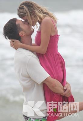 ����Ⱥ��Ԫ����